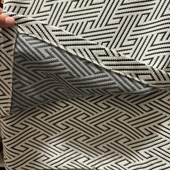 H&M White Black Aztec Print Mini Skirt Small NWOT - Picture 3 of 3